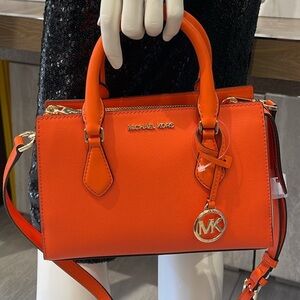 MICHAEL KORS
Sheila Small Faux Saffiano Leather Satchel
Poppy 
NWT